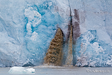 Wasserfall aus dem Eis heraus