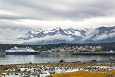 Kreuzfahrtschiff im Hafen von Haines, Alaska