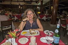 leckeres Abendessen im Pirogue