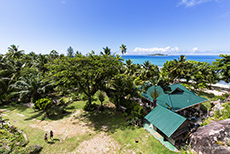 Aussicht auf den Garten der Villas du Voyageur, Praslin, Seychellen
